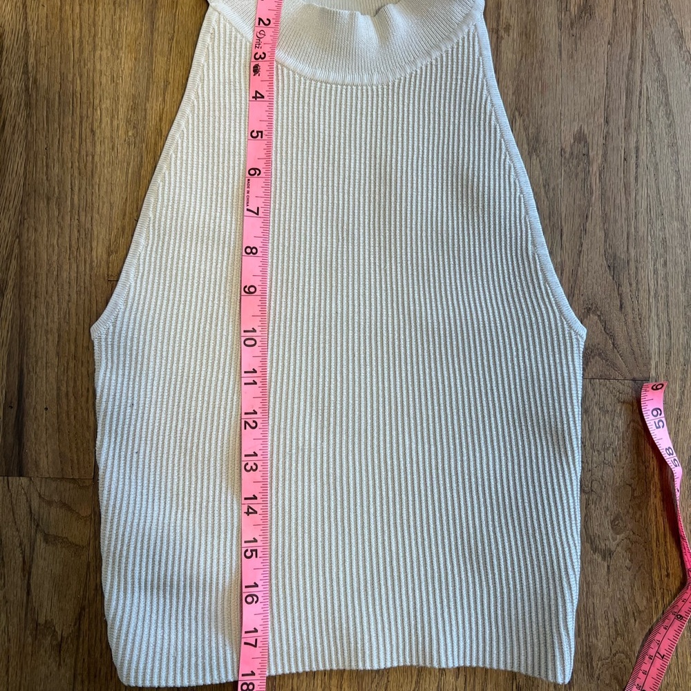 Babaton light gray casual Ribbed Sleeveless halter Crop Top size XS - Picture 4 of 7